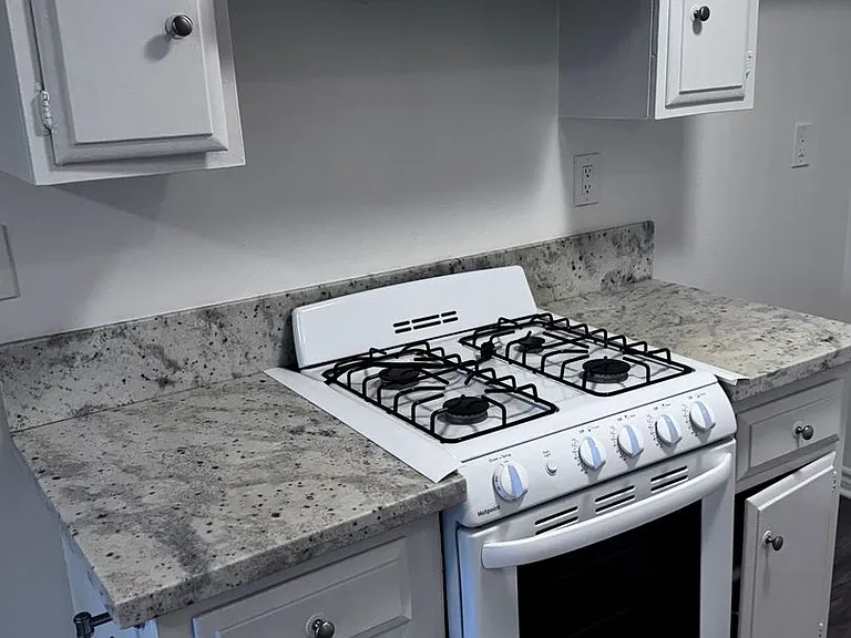 Arlington Apartments — Photo 9