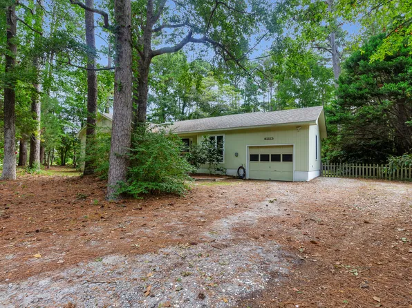 2317 Country Club Rd, Morehead City, NC 28557