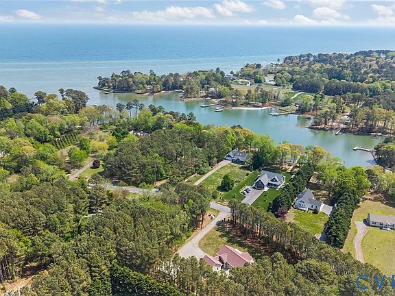 2nd image of 547 Twin Harbor Rd