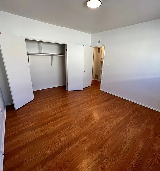 1130 S Clark Dr #5 — Photo 8
