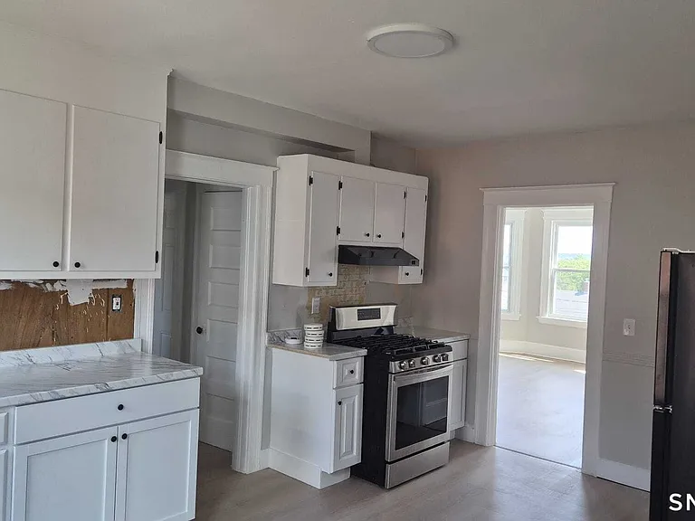 383 S Main St #2 — Photo 8
