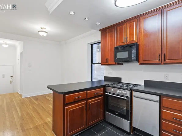 220 West 104th Street image 4 of 9