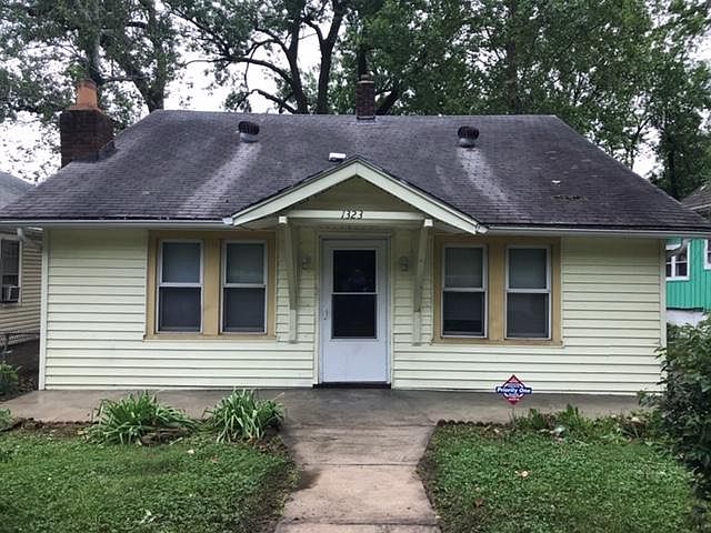 1st image of 1323 Freeman Ave
