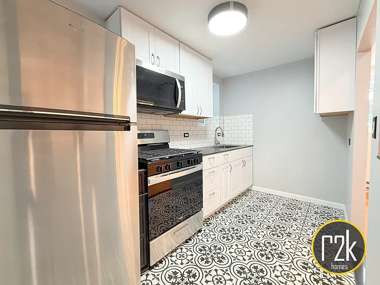 23-72 24th St #1C — Photo 16