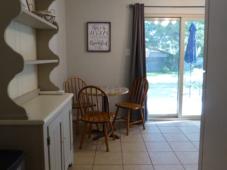 10412 Guadalajara Ave NE — Photo 6