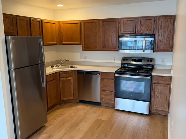 228 Maple St APT E, Plain City, OH 43064