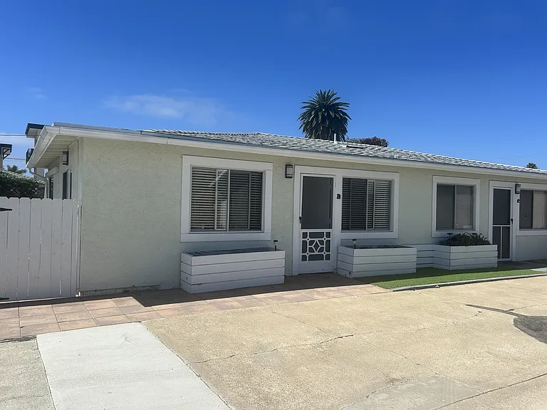 2750 Roosevelt St #B — Photo 5