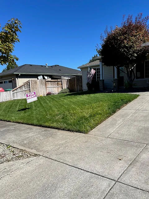 1409 Andrew Dr — Photo 2