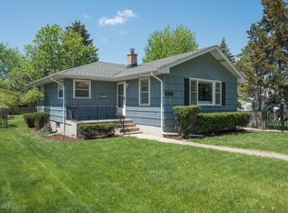 230 N Grant St, Westmont, IL 60559