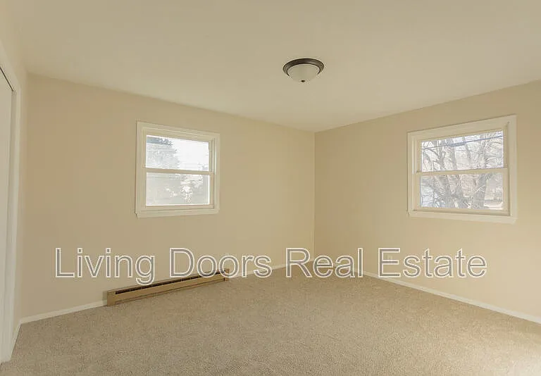 402 W Eldora Ave #D — Photo 16