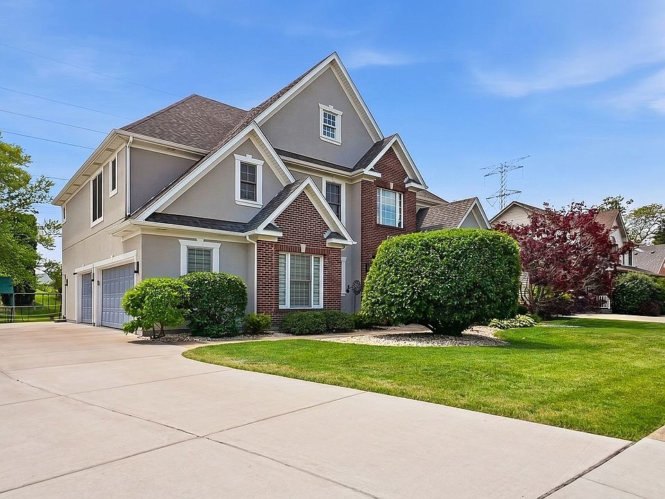 1st image of 22W133 Glenrise Ct