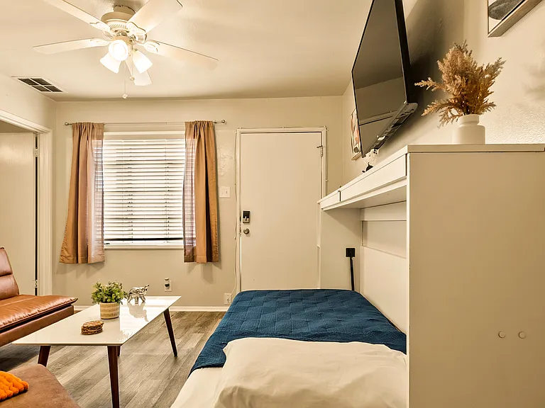 3918 Thomason Ave #7 — Photo 6