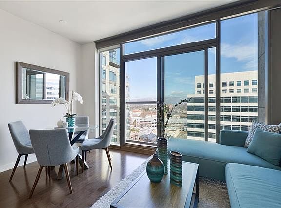 4th image of 38 N Almaden Blvd Unit 916