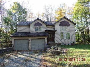 32 Maple Dr, Gouldsboro, PA 18424