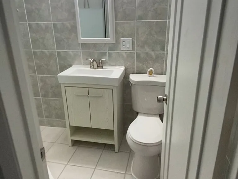 5253 W Montrose Ave #B — Photo 2
