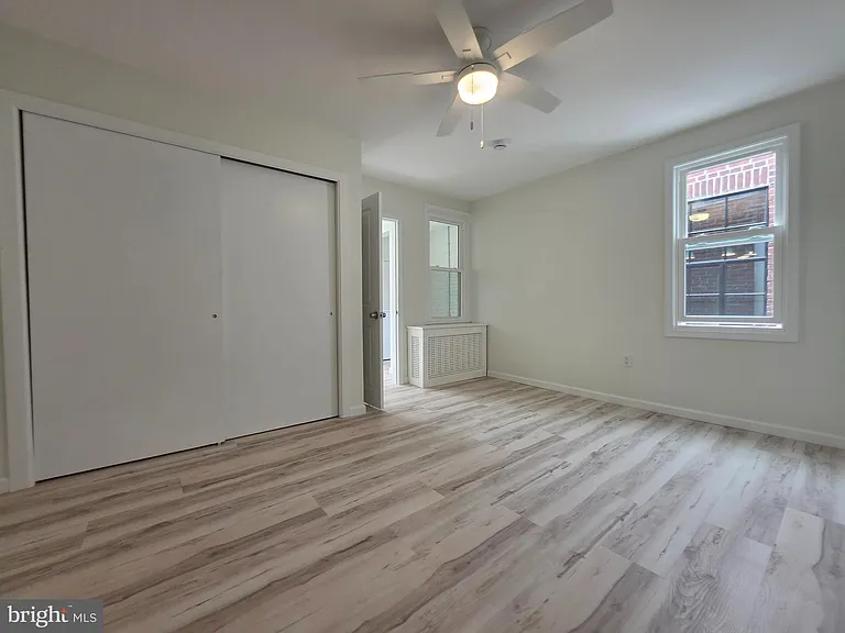 8 N York Rd — Photo 11