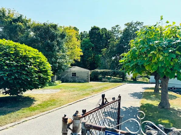 19 1/2 Hovey St, Woburn, MA 01801