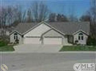 552 Stone Ridge Ct, Almont, MI 48003