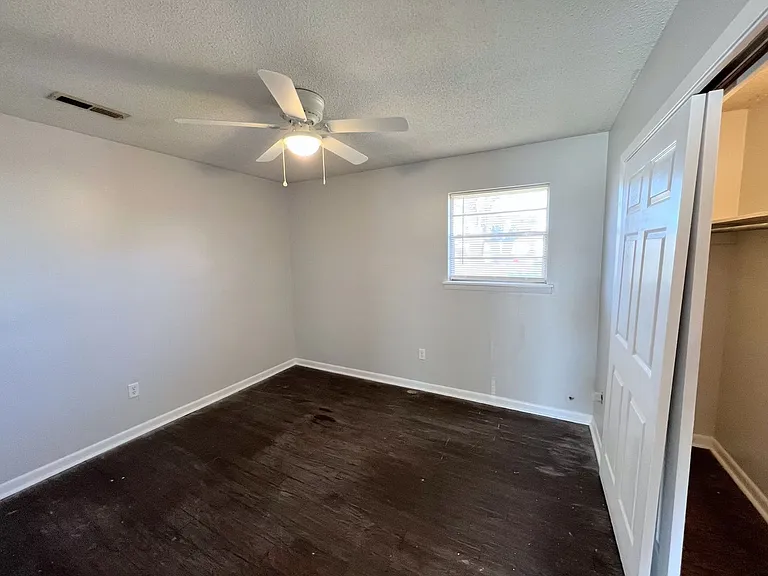 511 Moss Ave #A-B — Photo 3