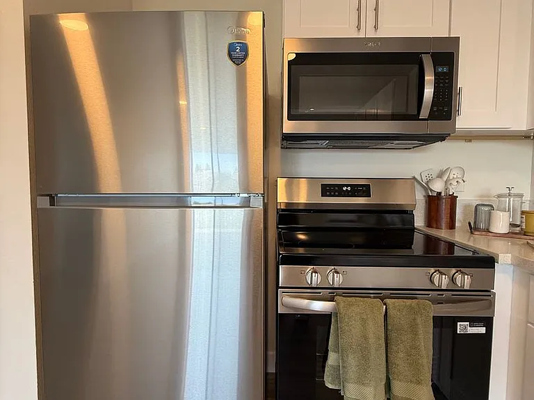 Hawaiian Terrace Apartments — Photo 4