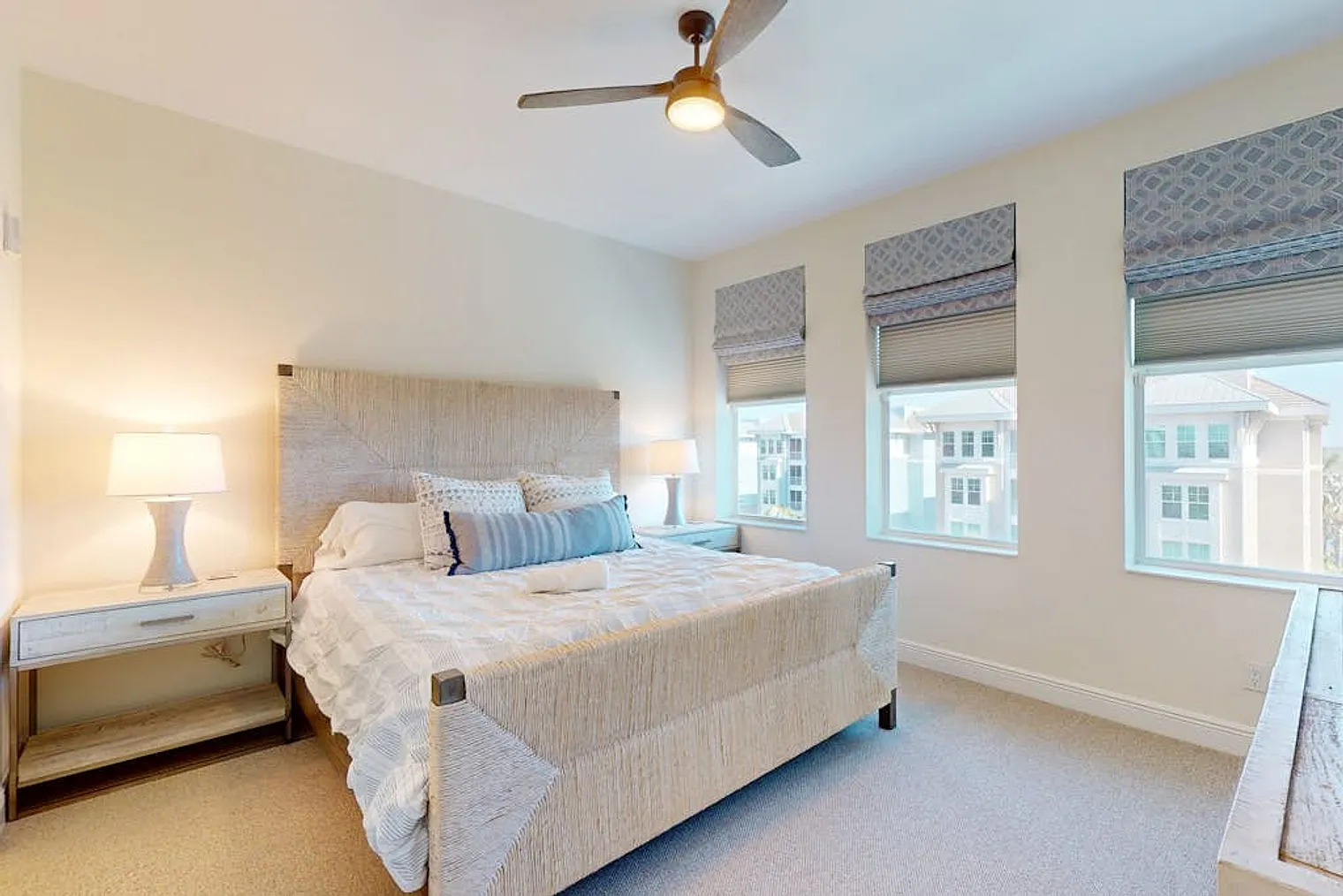 2 bed, 2.0 bath, 1453 sqft, $3,537 — Photo 4