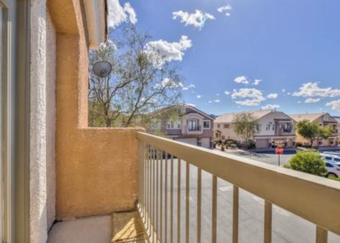 2 bed, 1182 sqft, $1,700 — Photo 3
