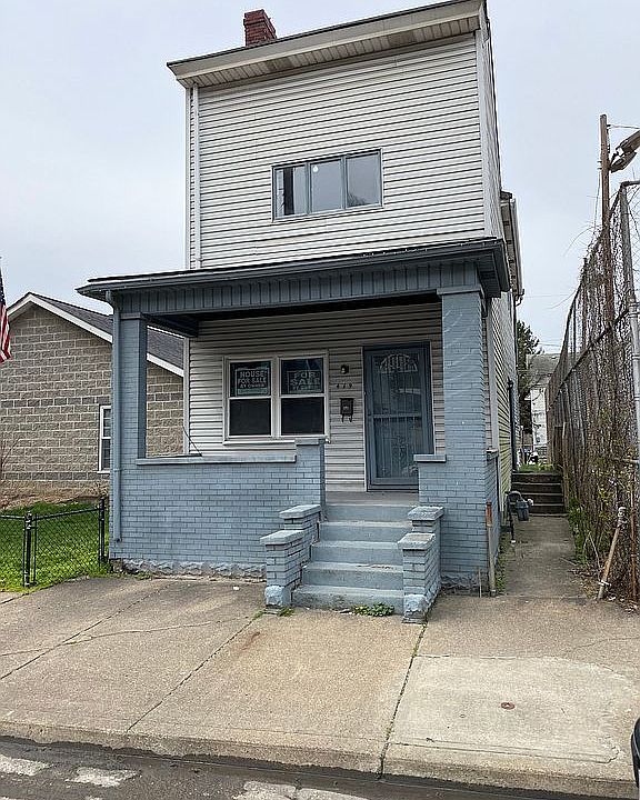 1st image of 419 Main St