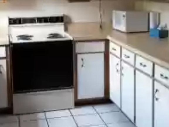 2nd image of 3990 SE 21st Ct