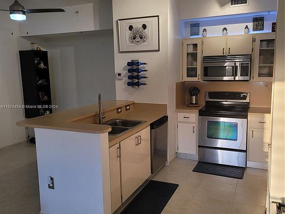4th image of 7300 NW 114th Ave APT 204-6