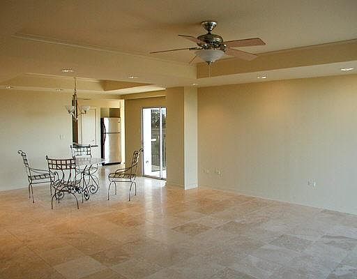 3rd image of 700 E HILDEBRAND #405
