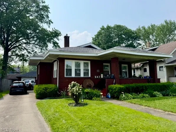 578 Oak Knoll Ave SE, Warren, OH 44483