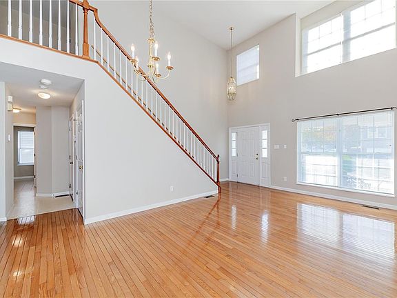 4th image of 11434 Pineview Crossing Dr