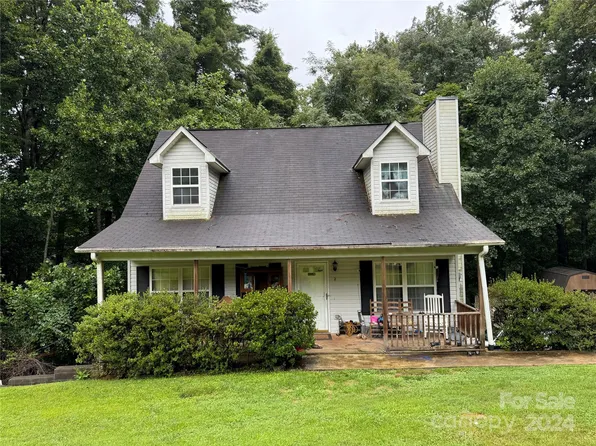 2 Squirrel Hill Dr, Weaverville, NC 28787