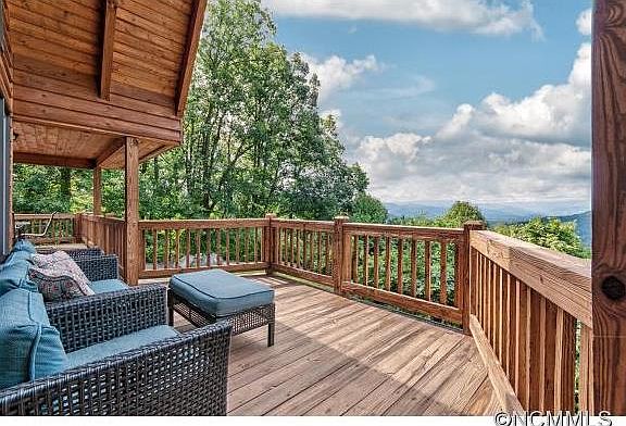 4th image of 295 Whispering Wind Dr