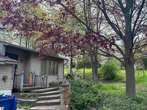 2nd image of 4626 Briarcliff Dr