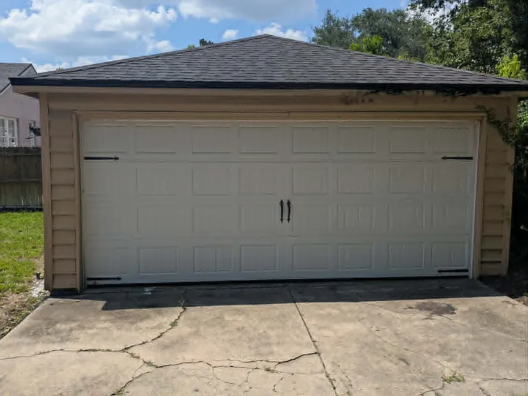 2343 Broadmoor Ln — Photo 4