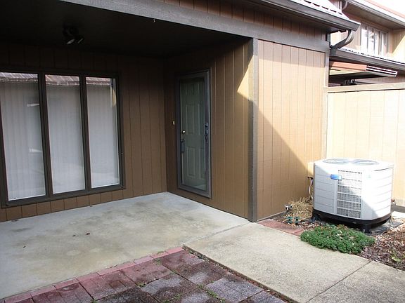 5th image of 516B Fleetwood Ct