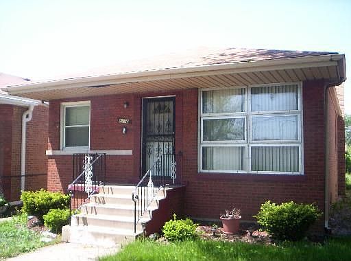1st image of 8736 S Crandon Ave