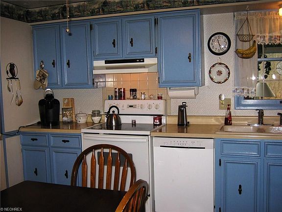 3rd image of 12 Marwyck Dr