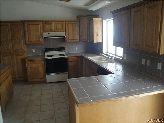 4th image of 3104 Jamaica Blvd S