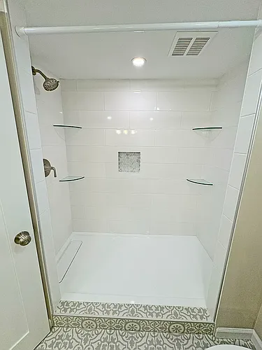 28 Ashley Dr Photo 1