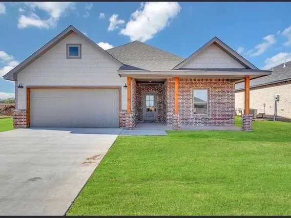 212 NW Sandstone Ave, Cache, OK 73527