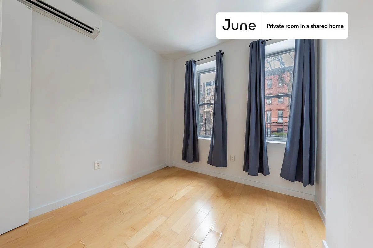 Full bedroom in 4 bed/2 bath home in Bedford-Stuyvesant #963 A — Photo 2