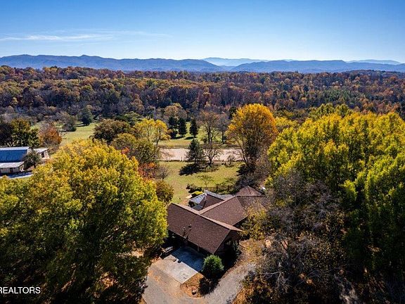 47th image of 4728 N Wildwood Rd
