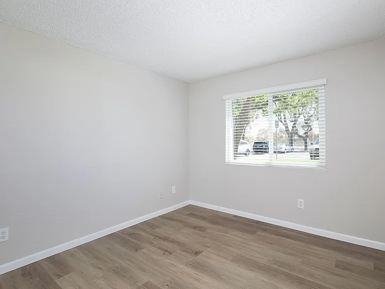 Wexford Manor Apartments — Photo 17