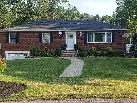 2nd image of 14 Linden Ln