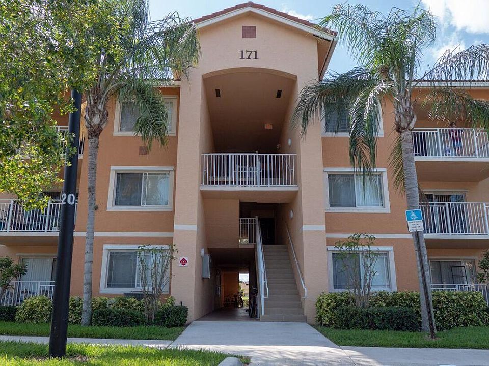 1st image of 171 SW Palm Dr APT 305