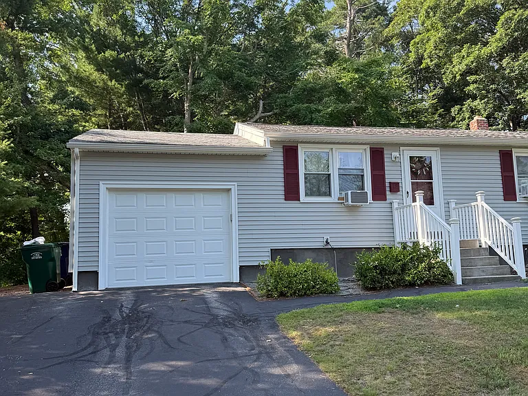 12 Lea Dr #12 — Photo 2