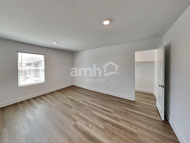 5856 Vaes Dothrak St — Photo 13