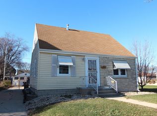 2211 S 95th St, West Allis, WI 53227